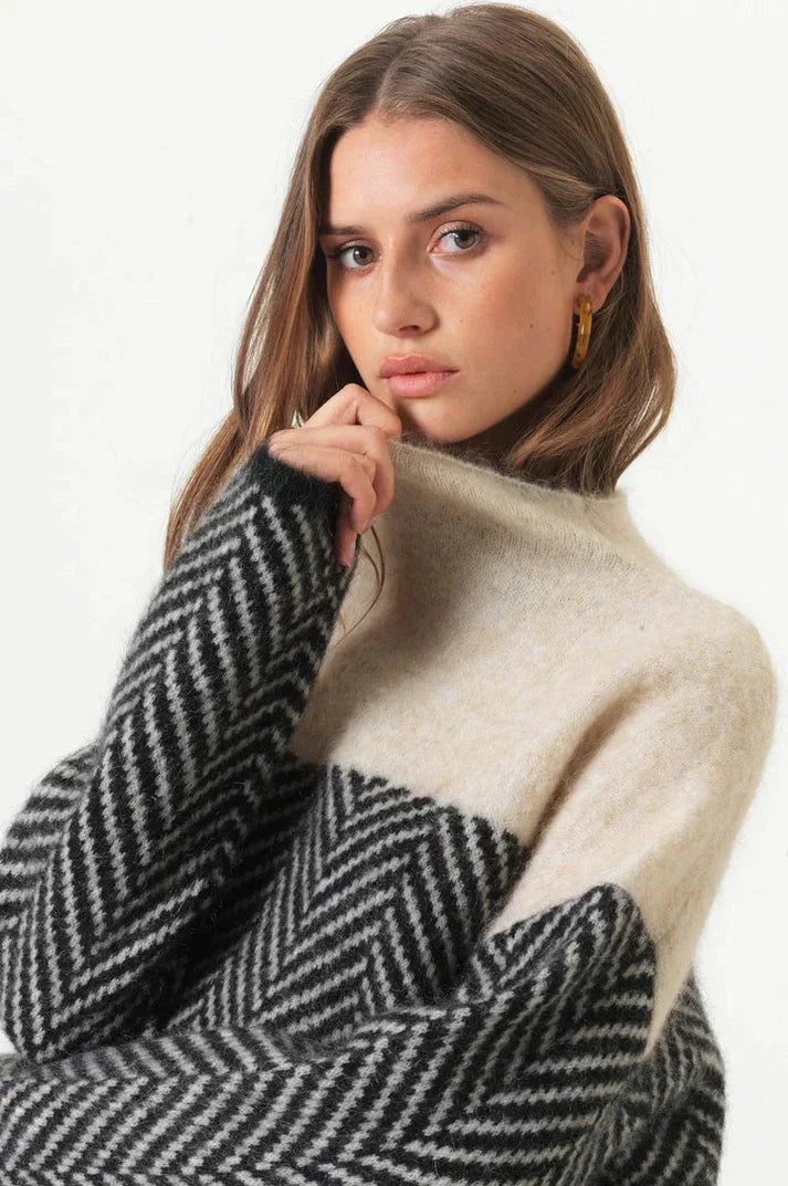 Eva | Soft Textured Knit Pullover