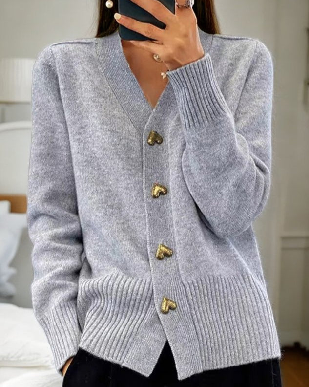 Anna | Stylish Cardigan Featuring Heart-Shaped Buttons